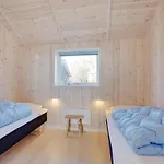 Jonna - 700m From The Sea By Interhome